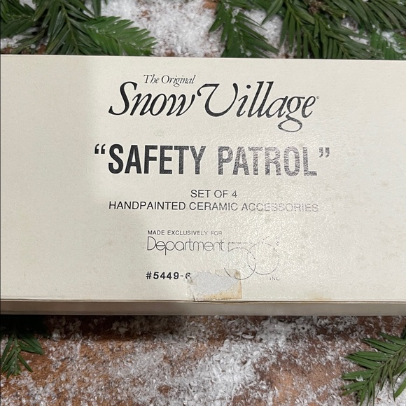NIB Dept 56 Snow Village Safety Patrol Figurines Set Of 4 Retired And Vintage - Picture 7 of 8